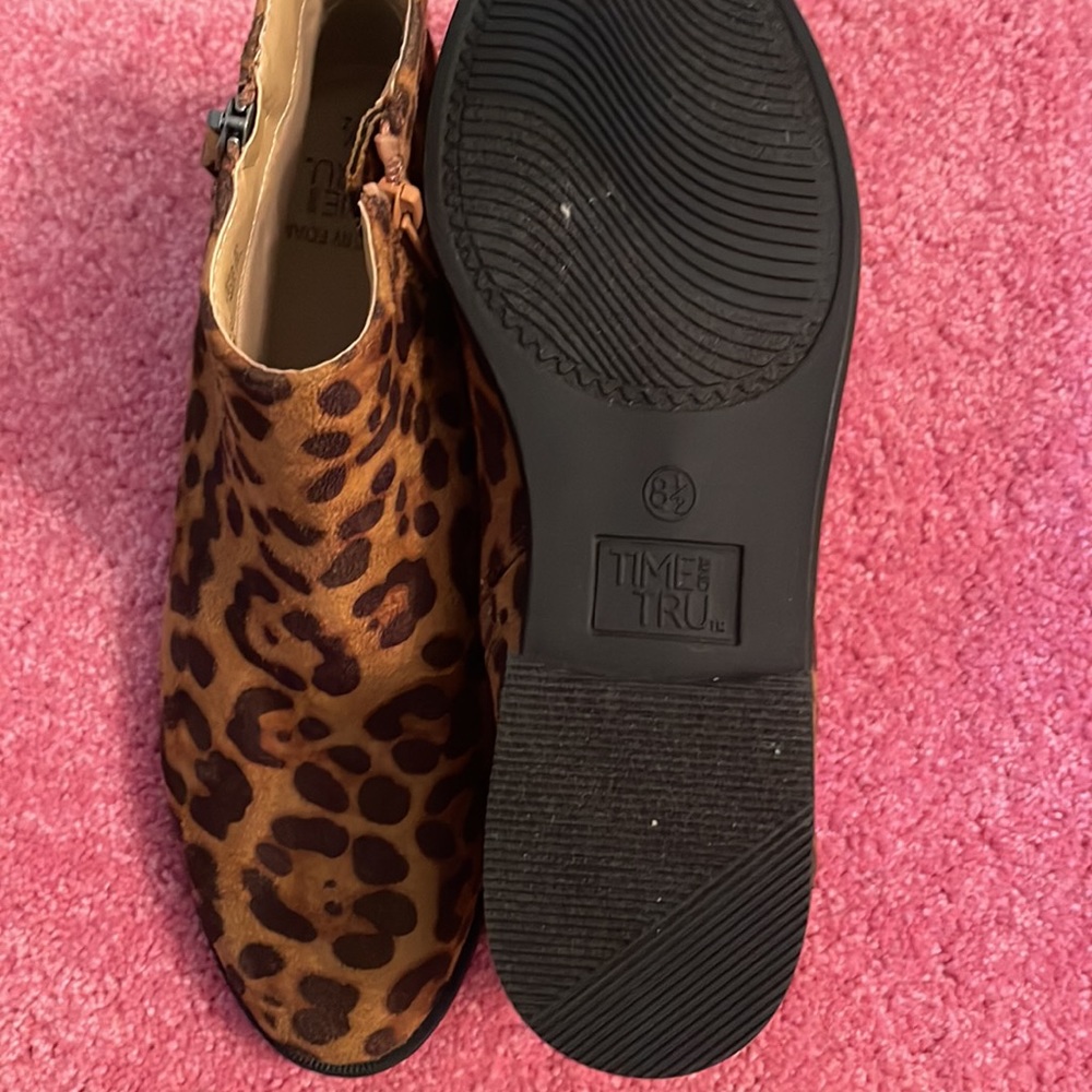 Boots - Picture 3 of 6